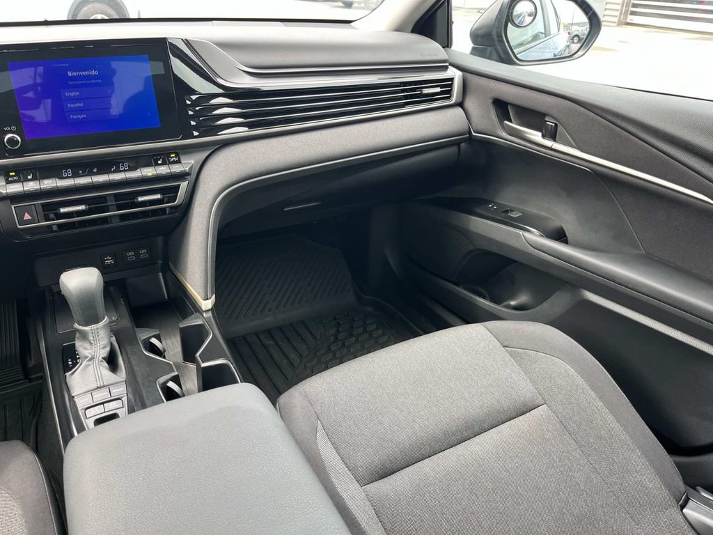 Used 2025 Toyota Camry LE w/ Convenience Package FWD image 16