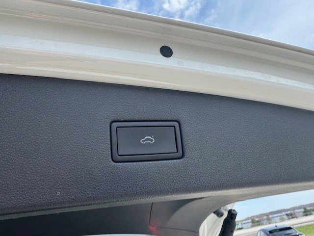 Used 2022 Volkswagen Tiguan SE image 29