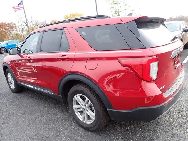 Certified 2023 Ford Explorer XLT w/ Equipment Group 202A image 5