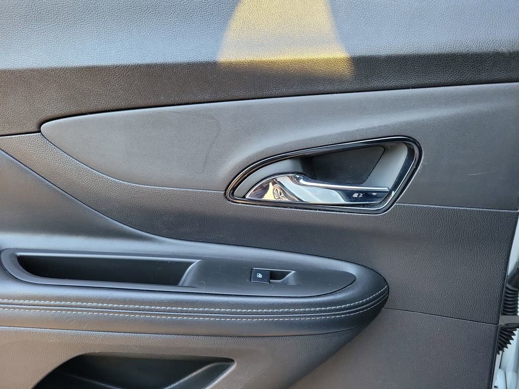 Used 2019 Buick Encore Essence image 14