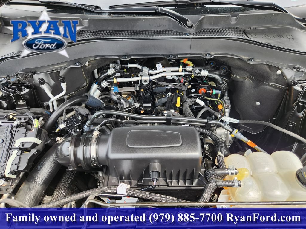 Certified 2022 Ford Explorer XLT w/ Equipment Group 202A RWD image 22