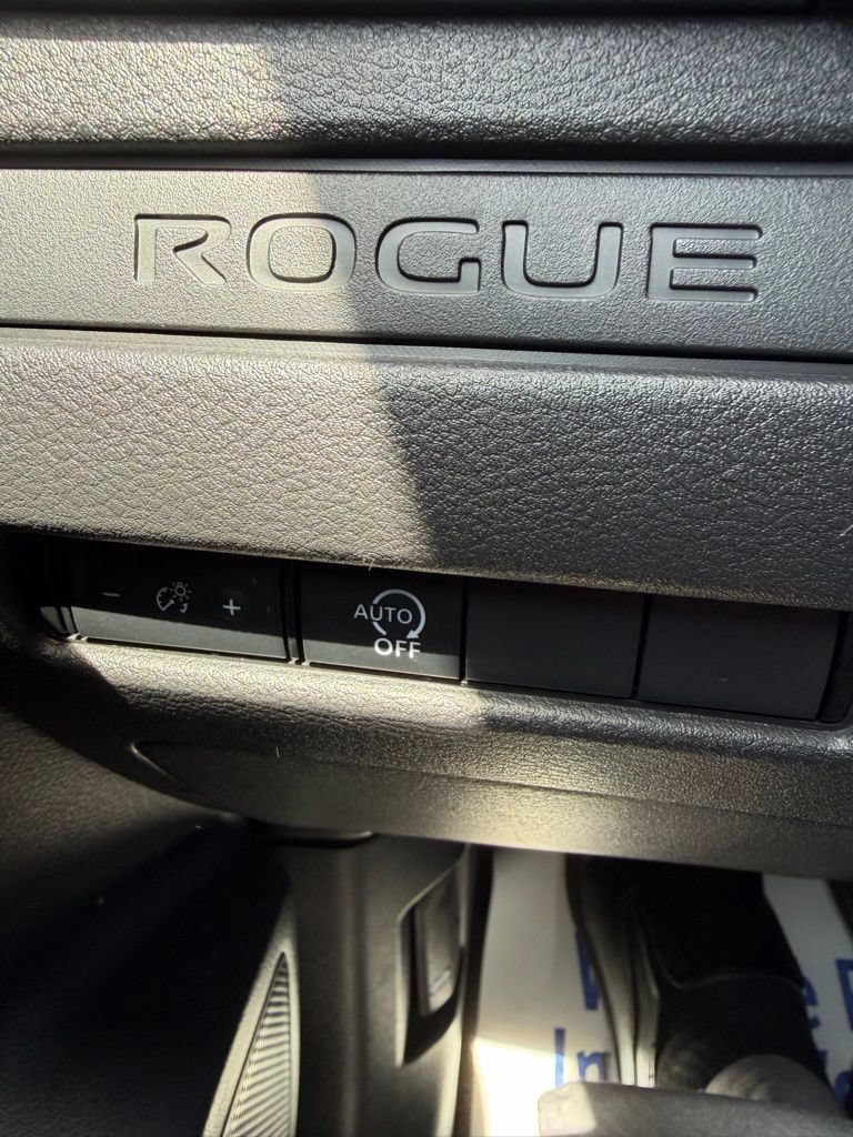 Used 2024 Nissan Rogue S AWD/4WD image 20