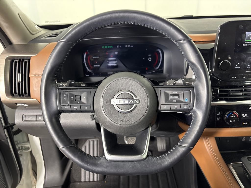 Used 2023 Nissan Pathfinder Platinum FWD image 17