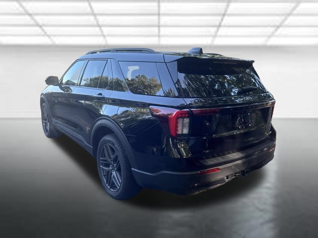 Certified 2025 Ford Explorer ST-Line w/ ST-Line Street Pack AWD/4WD image 3