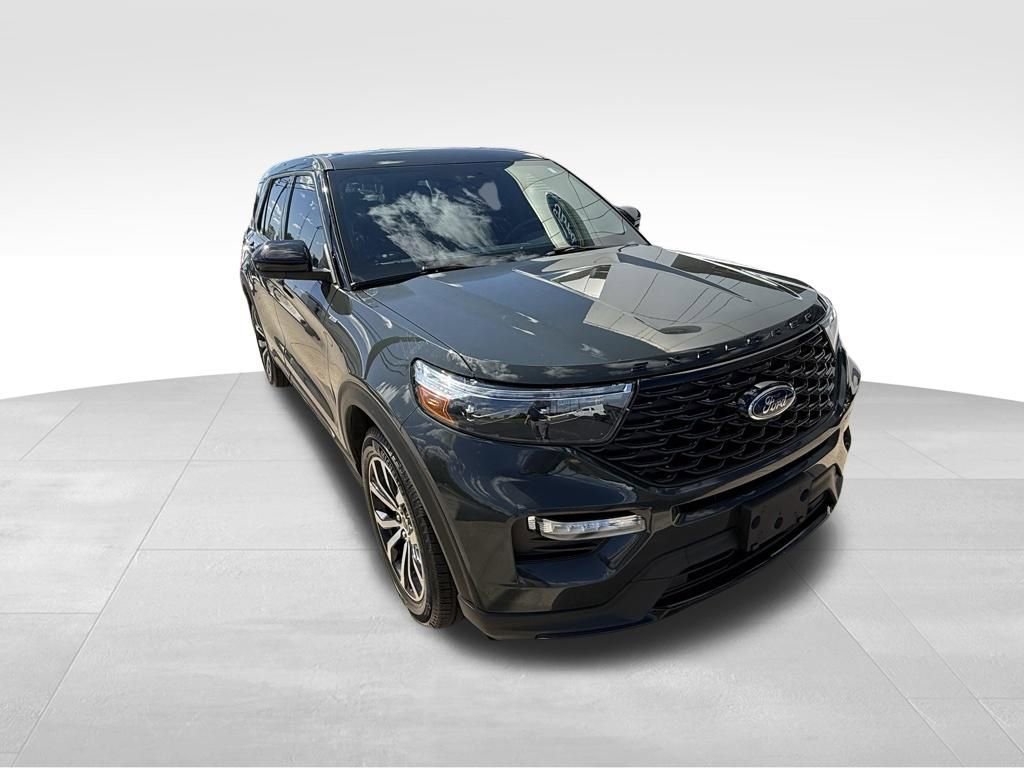 Certified 2022 Ford Explorer ST-Line AWD/4WD image 2