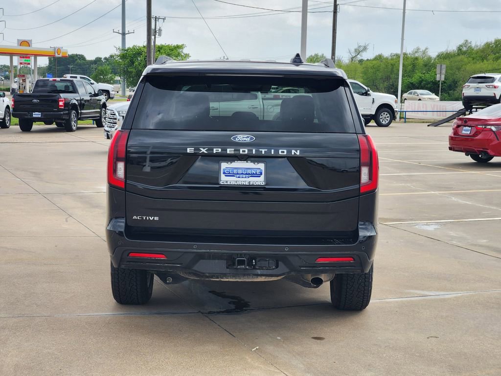 Certified 2025 Ford Expedition Active AWD/4WD image 4