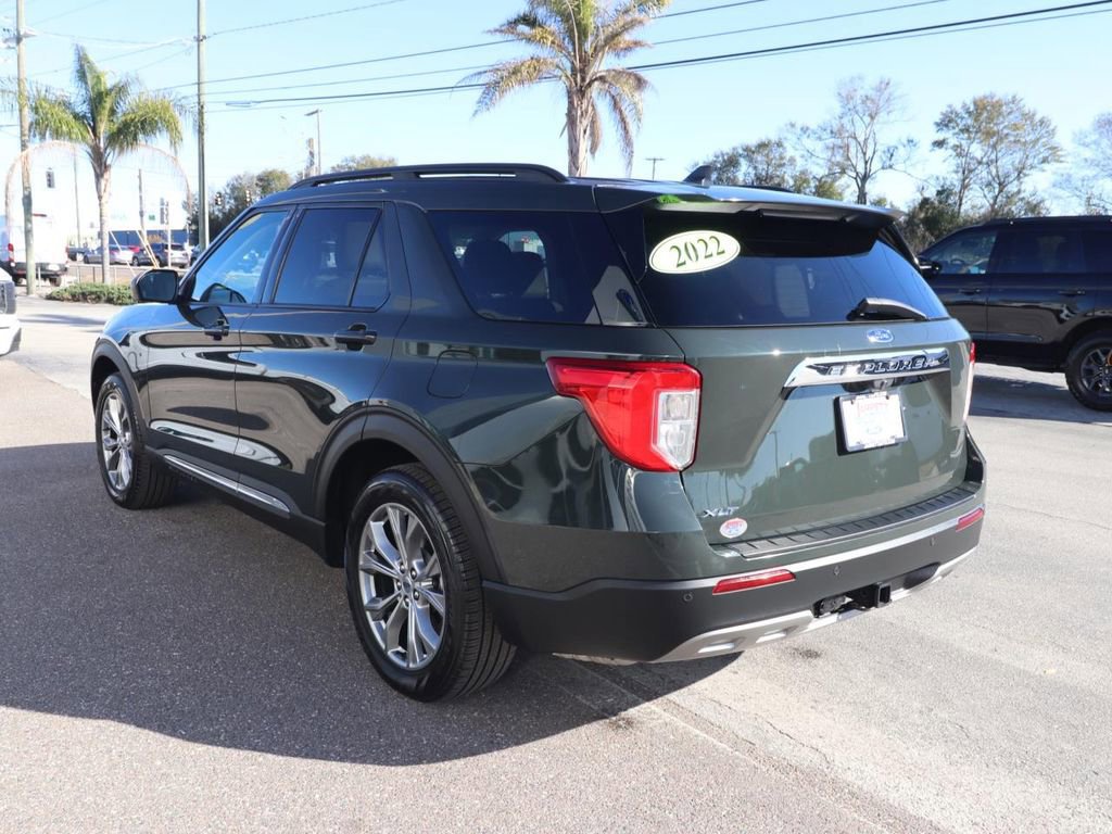 Certified 2022 Ford Explorer XLT w/ Equipment Group 202A image 3