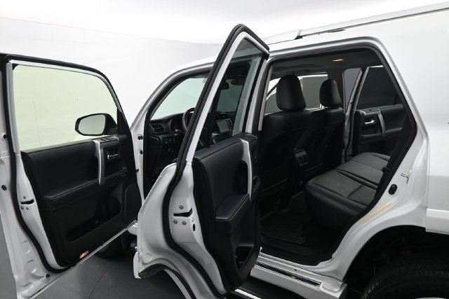 Used 2024 Toyota 4Runner Limited AWD/4WD image 23