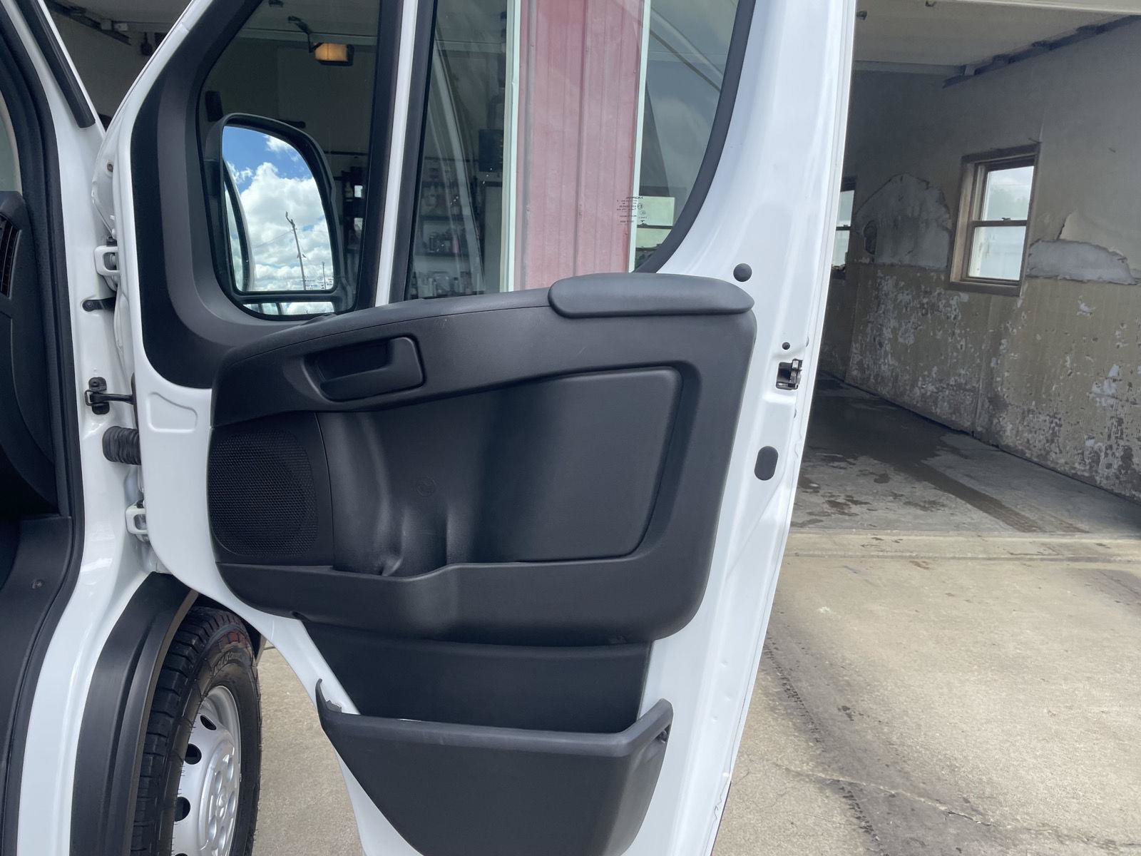 Used 2023 RAM ProMaster 2500 w/ Premium Appearance Group FWD image 26