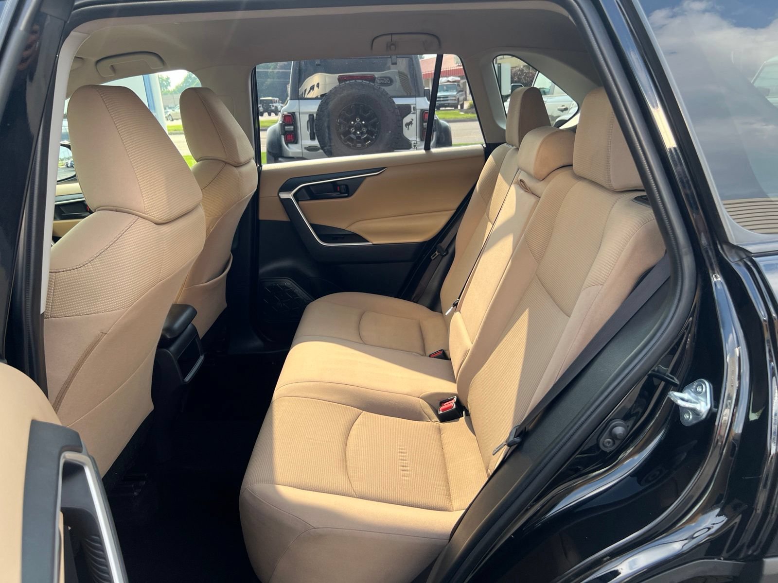 Used 2019 Toyota RAV4 LE w/ All Weather Liner Package AWD/4WD image 36