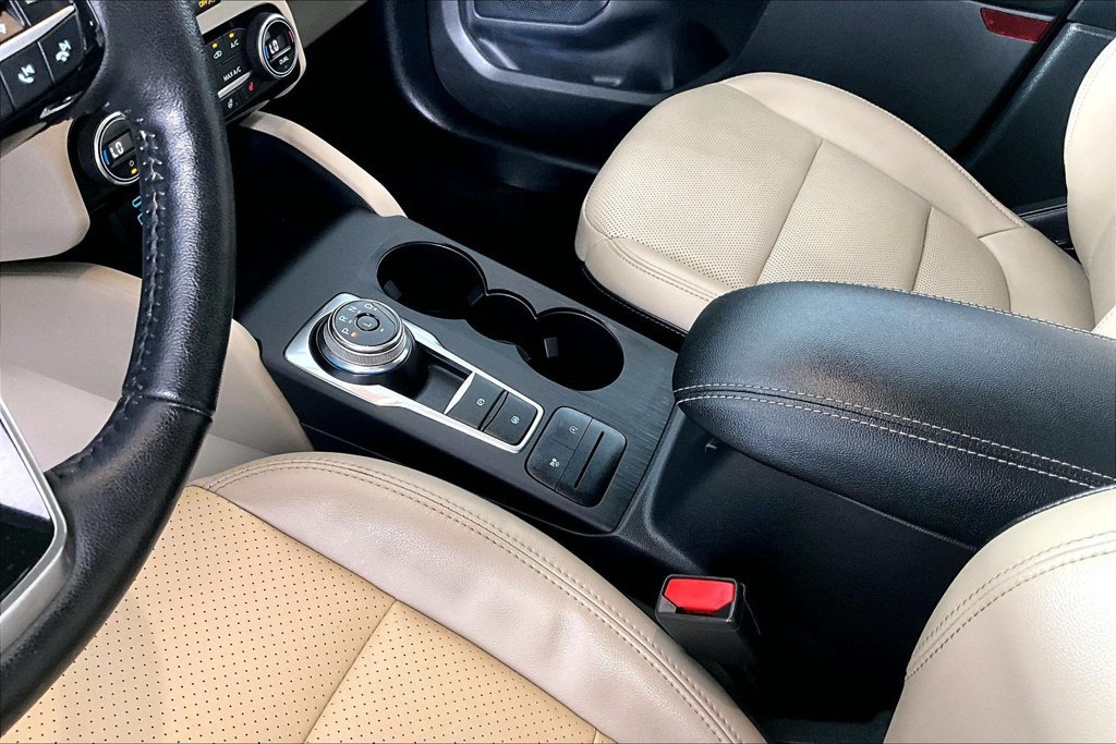 Certified 2021 Ford Escape SEL FWD image 17