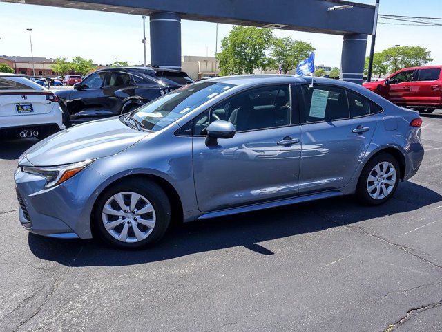 Used 2025 Toyota Corolla LE FWD image 6