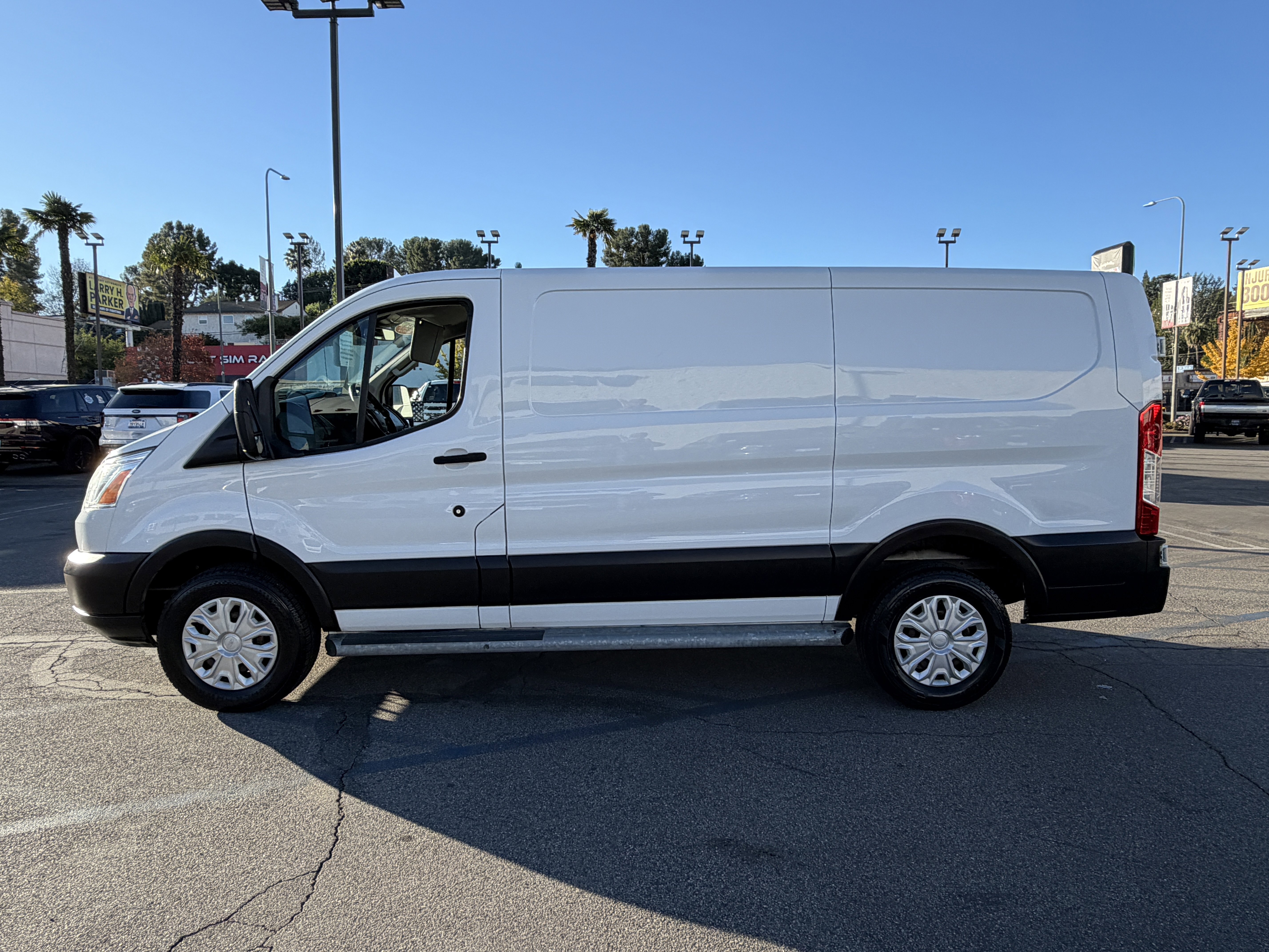 Certified 2019 Ford Transit 250 130 Low Roof w/ Exterior Upgrade Package image 4