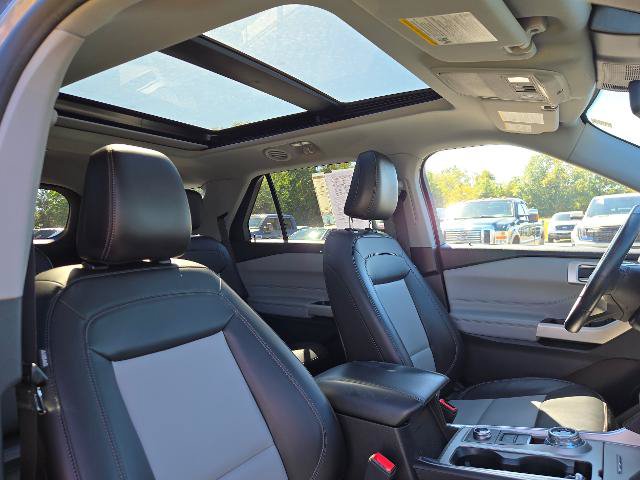 Certified 2022 Ford Explorer XLT w/ Equipment Group 202A AWD/4WD image 10