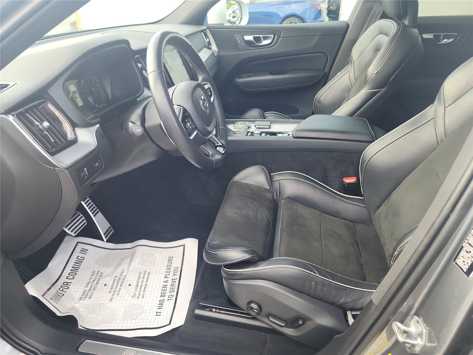 Used 2018 Volvo XC60 T5 R-Design w/ Convenience Package AWD/4WD image 13