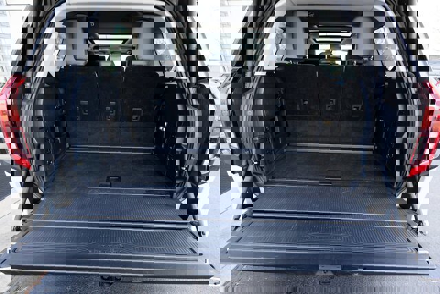 Certified 2025 Ford Expedition Active image 9