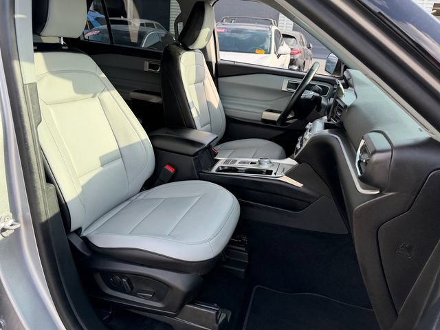 Certified 2021 Ford Explorer XLT w/ Equipment Group 202A RWD image 18