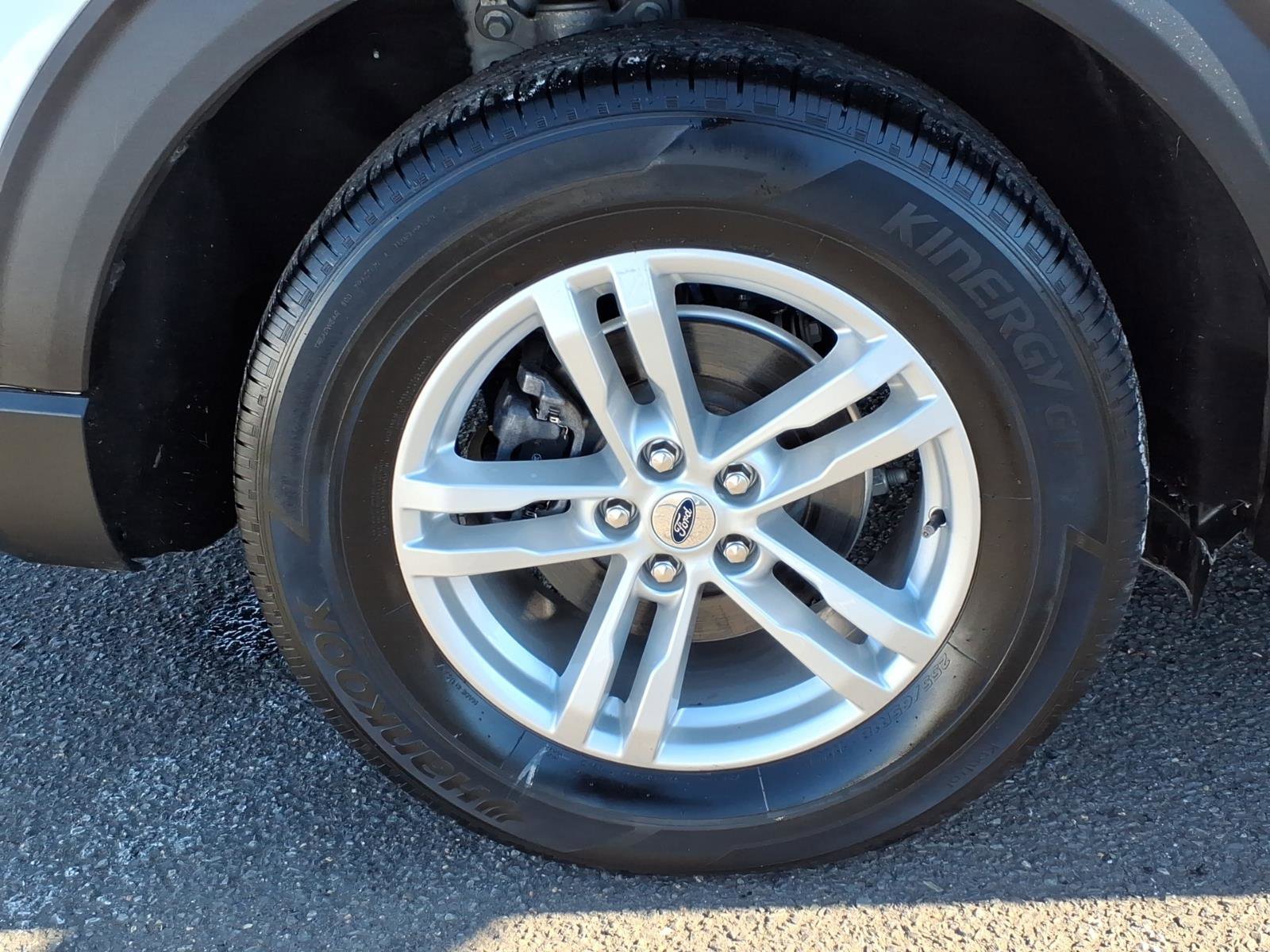 Certified 2022 Ford Explorer XLT image 7