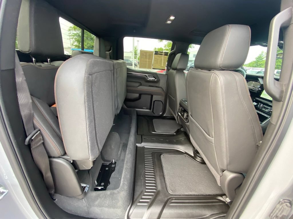 Used 2025 GMC Sierra 1500 AT4 w/ AT4 Premium Package AWD/4WD image 28