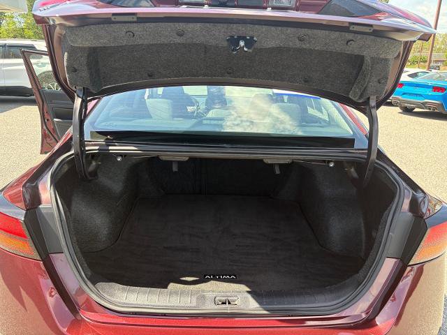 Used 2025 Nissan Altima 2.5 SV FWD image 32