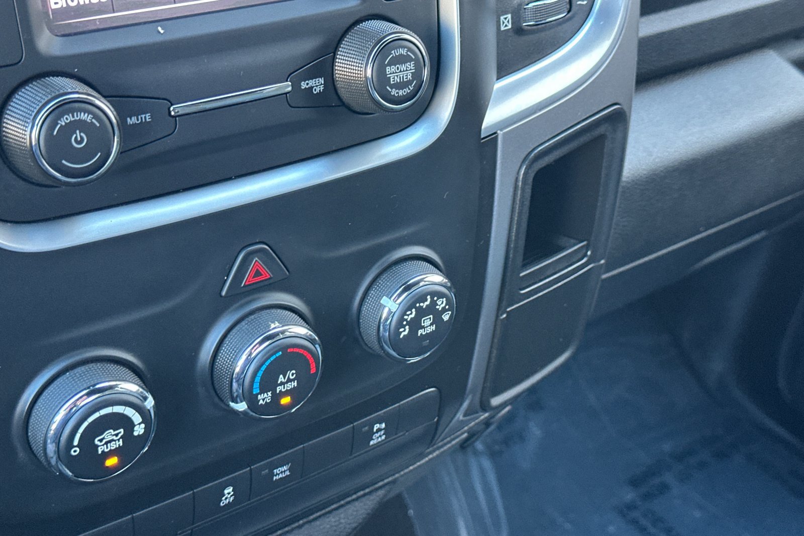 Used 2022 RAM 1500 Warlock RWD image 29