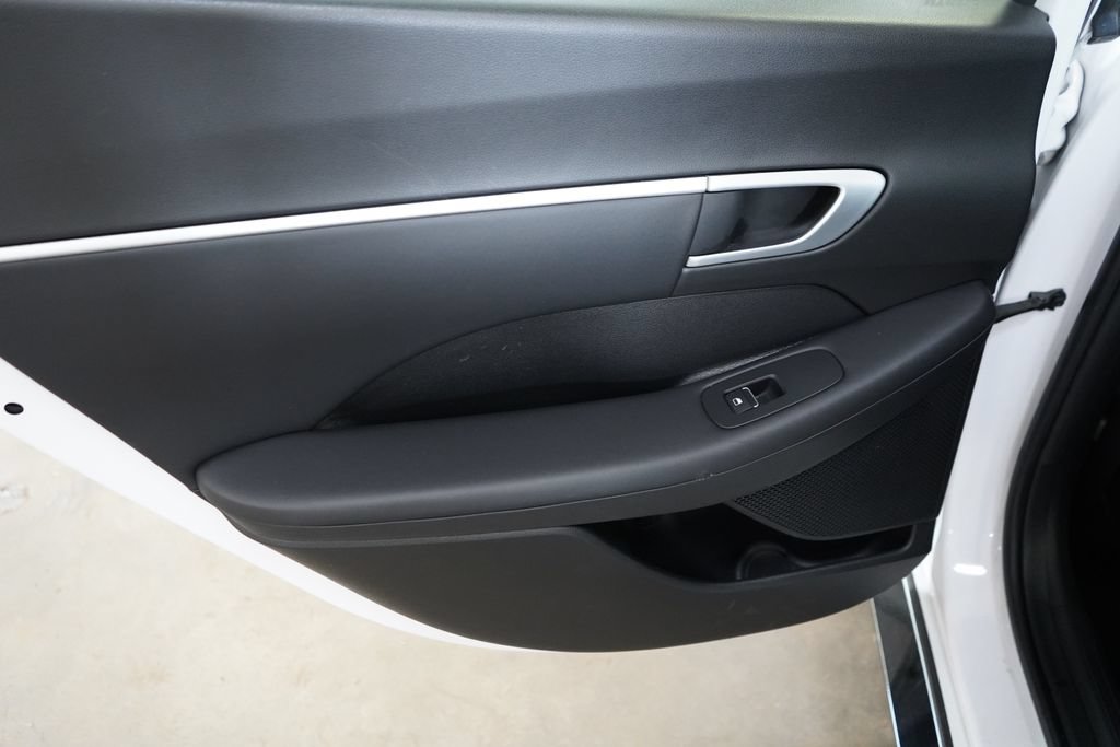 Used 2025 Hyundai Sonata SEL FWD image 23