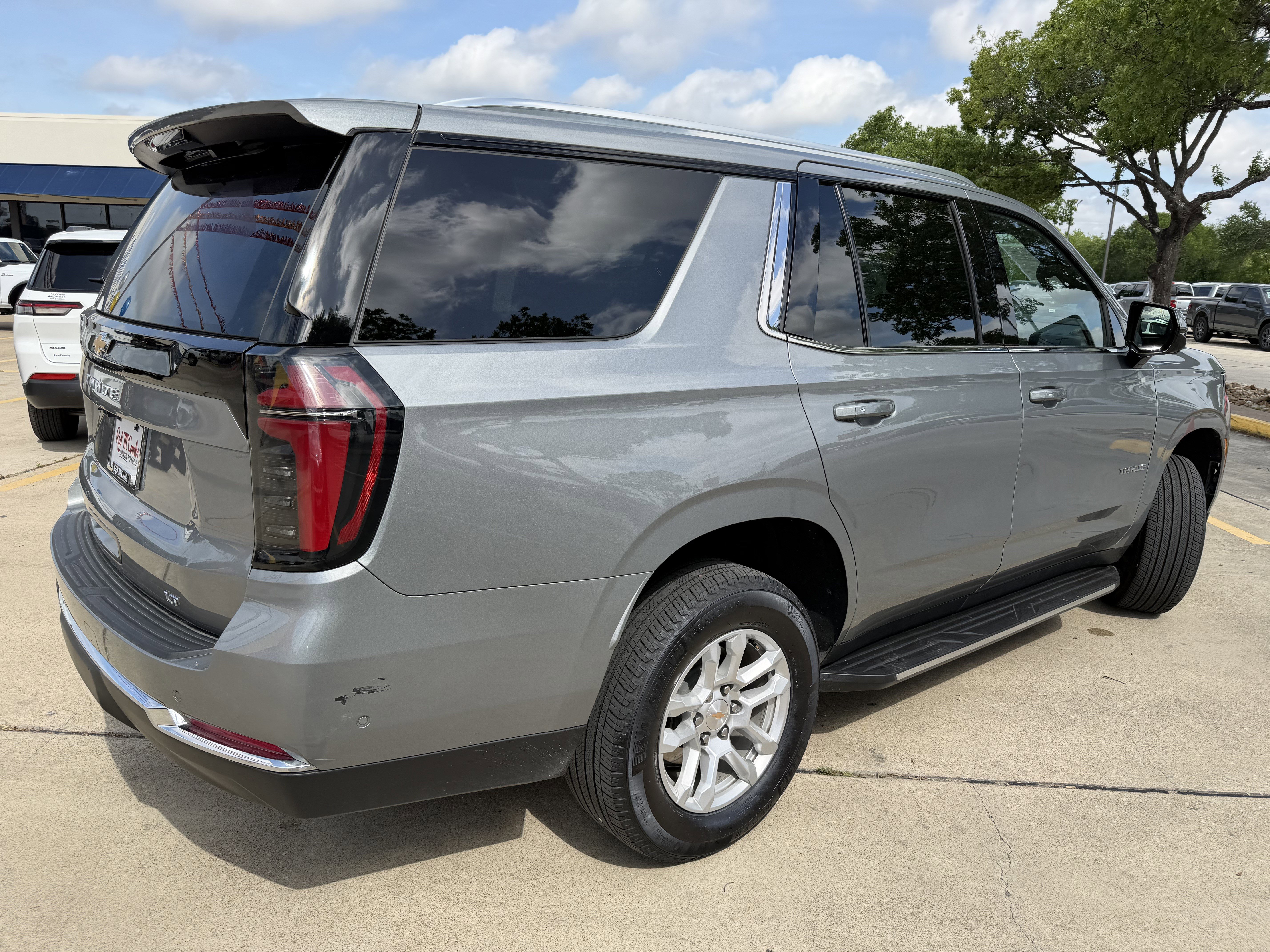 Used 2025 Chevrolet Tahoe LT AWD/4WD image 6