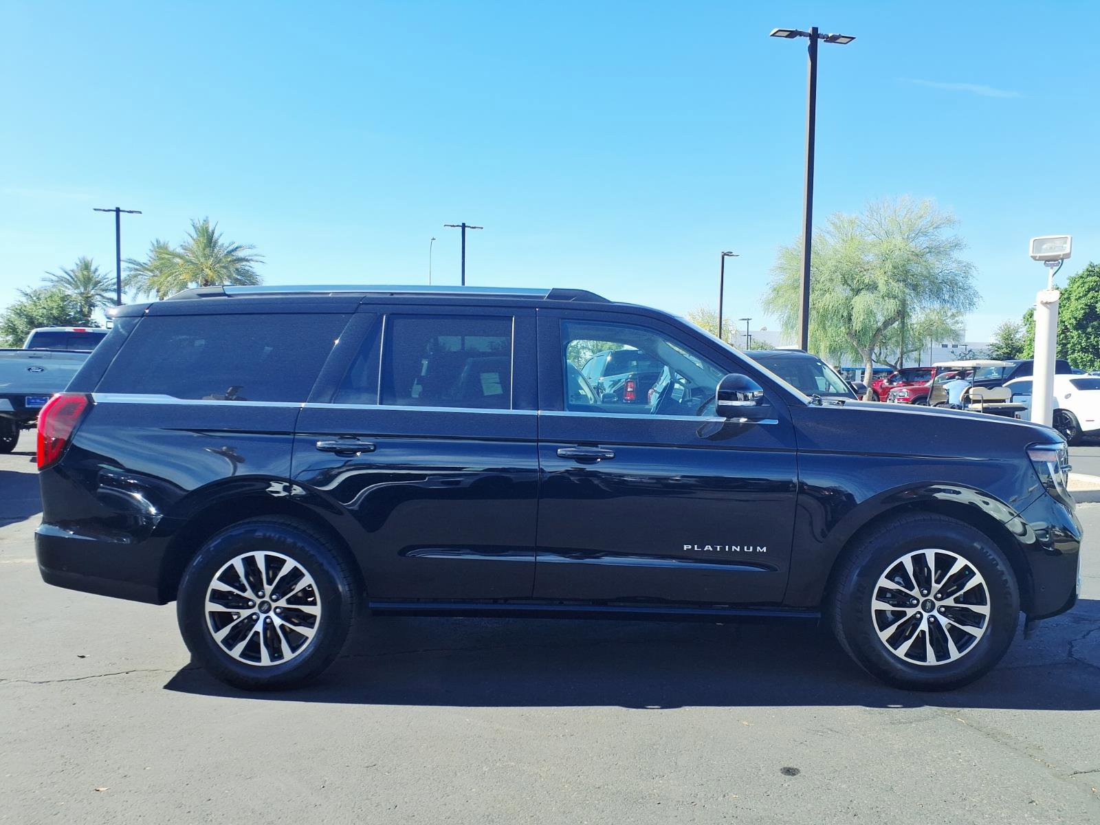Certified 2025 Ford Expedition Platinum AWD/4WD image 7