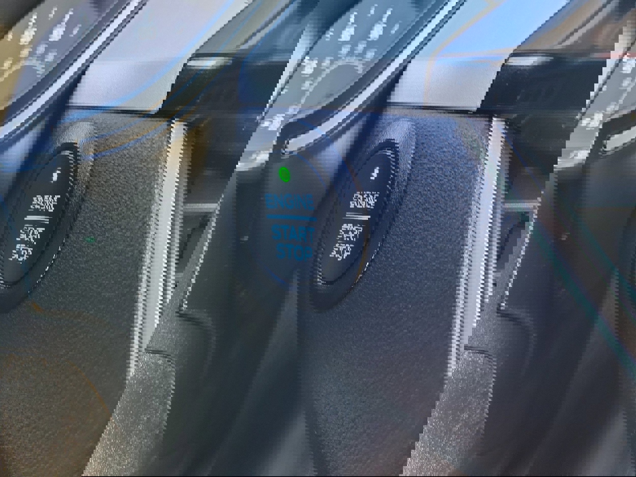 Certified 2022 Ford Escape SE w/ SE Sport Appearance Package image 24