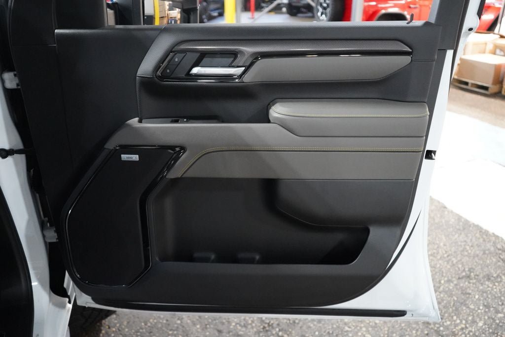 Used 2025 Chevrolet Silverado 2500 ZR2 w/ Technology Package AWD/4WD image 15