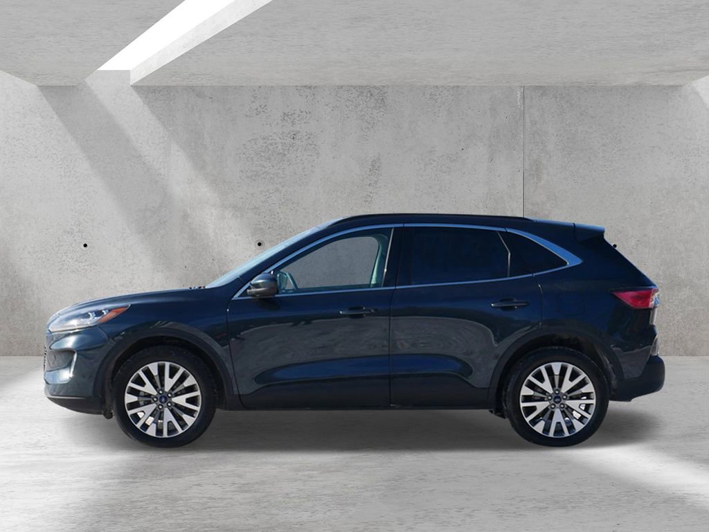 Certified 2022 Ford Escape Titanium w/ Class II Trailer Tow Package image 5