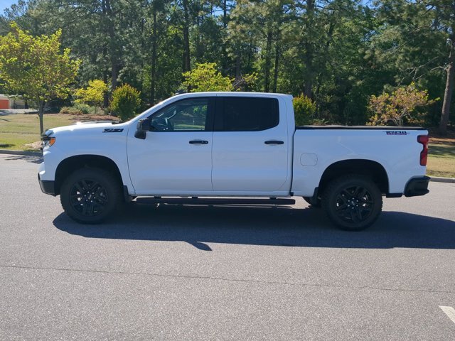 Used 2025 Chevrolet Silverado 1500 LT Trail Boss w/ Convenience Package II AWD/4WD image 7