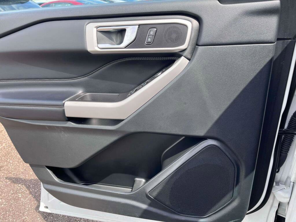 Certified 2023 Ford Explorer XLT AWD/4WD image 30