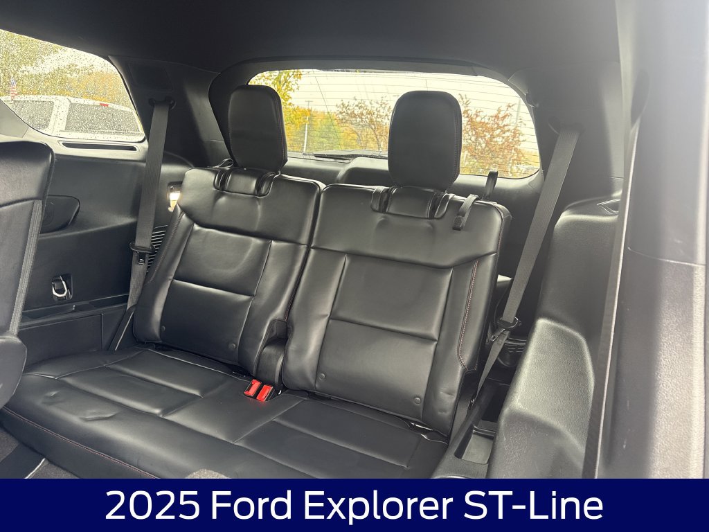 Certified 2025 Ford Explorer ST-Line AWD/4WD image 16