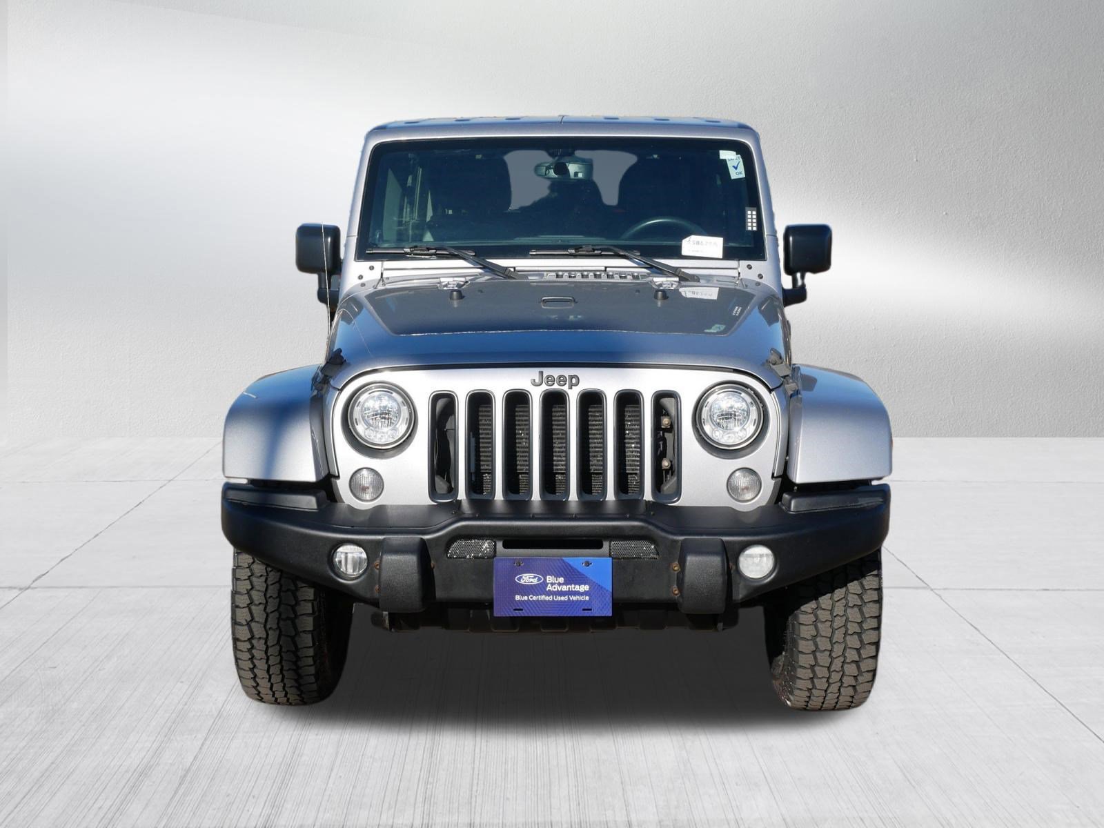Used 2017 Jeep Wrangler Unlimited Sahara AWD/4WD image 8