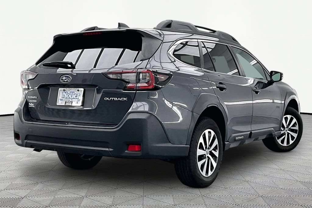 Used 2024 Subaru Outback Premium AWD/4WD image 2