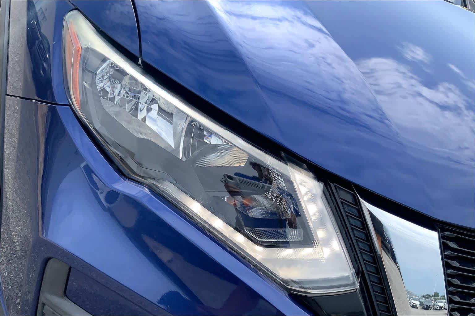 Used 2018 Nissan Rogue SV FWD image 28