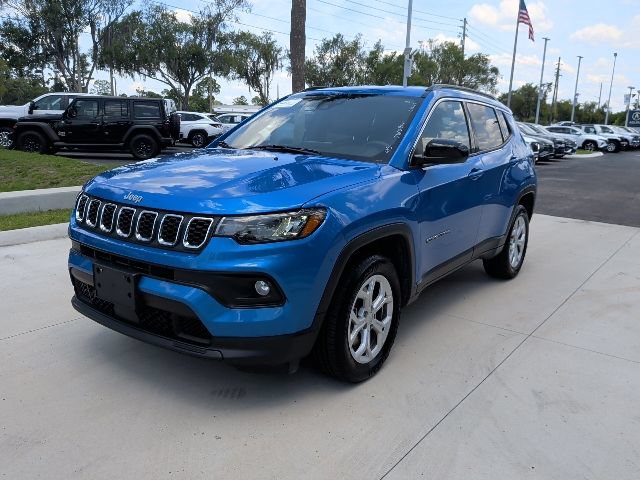 Used 2024 Jeep Compass Latitude AWD/4WD image 8