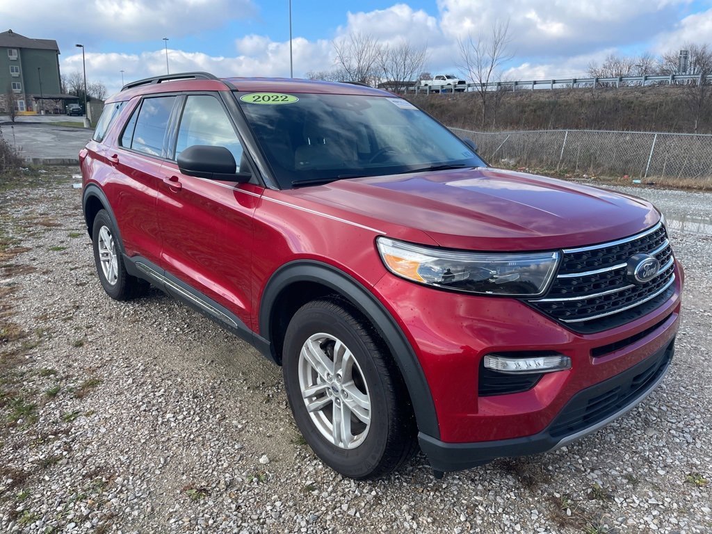 Certified 2022 Ford Explorer XLT w/ Equipment Group 202A image 7