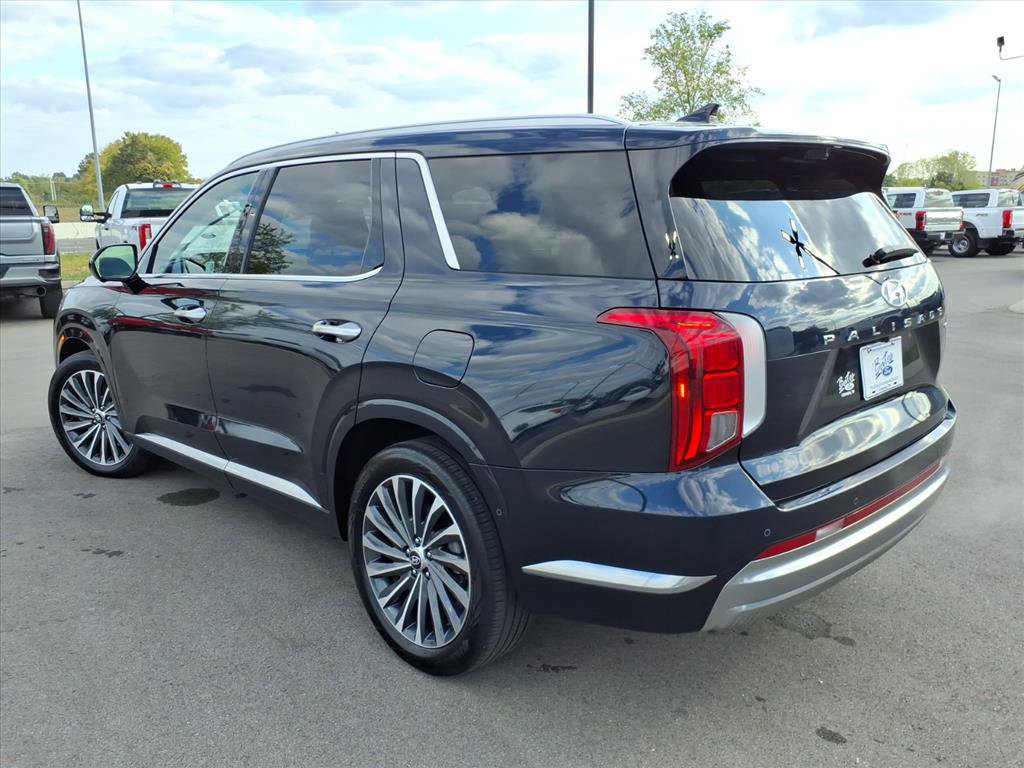 Used 2024 Hyundai Palisade Calligraphy image 3