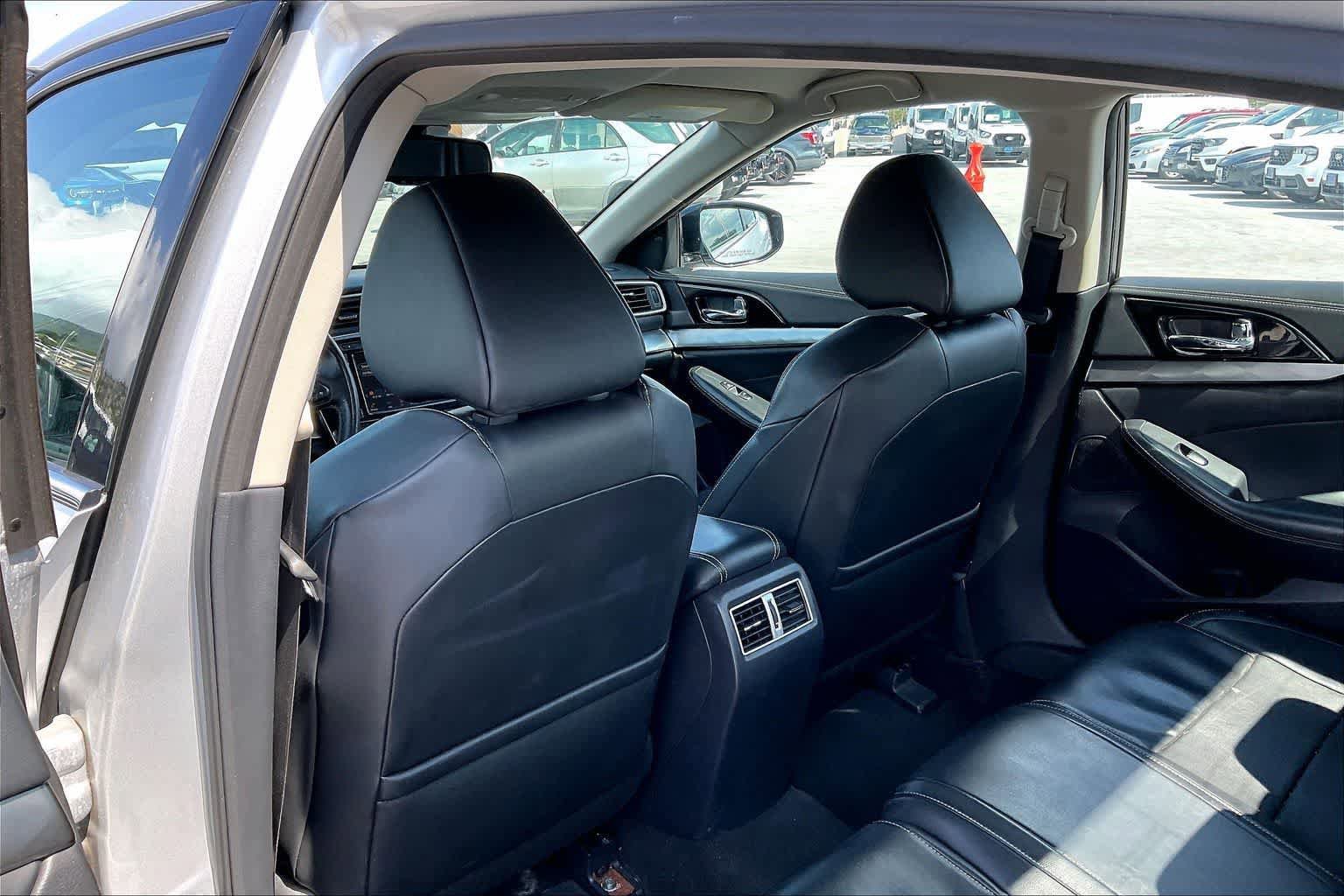 Used 2023 Nissan Maxima SV w/ Floor Mat Group FWD image 12