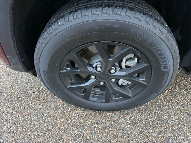 Used 2025 Jeep Grand Cherokee L Altitude RWD image 4