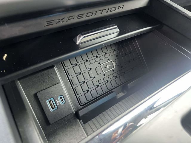 Certified 2023 Ford Expedition XLT image 35