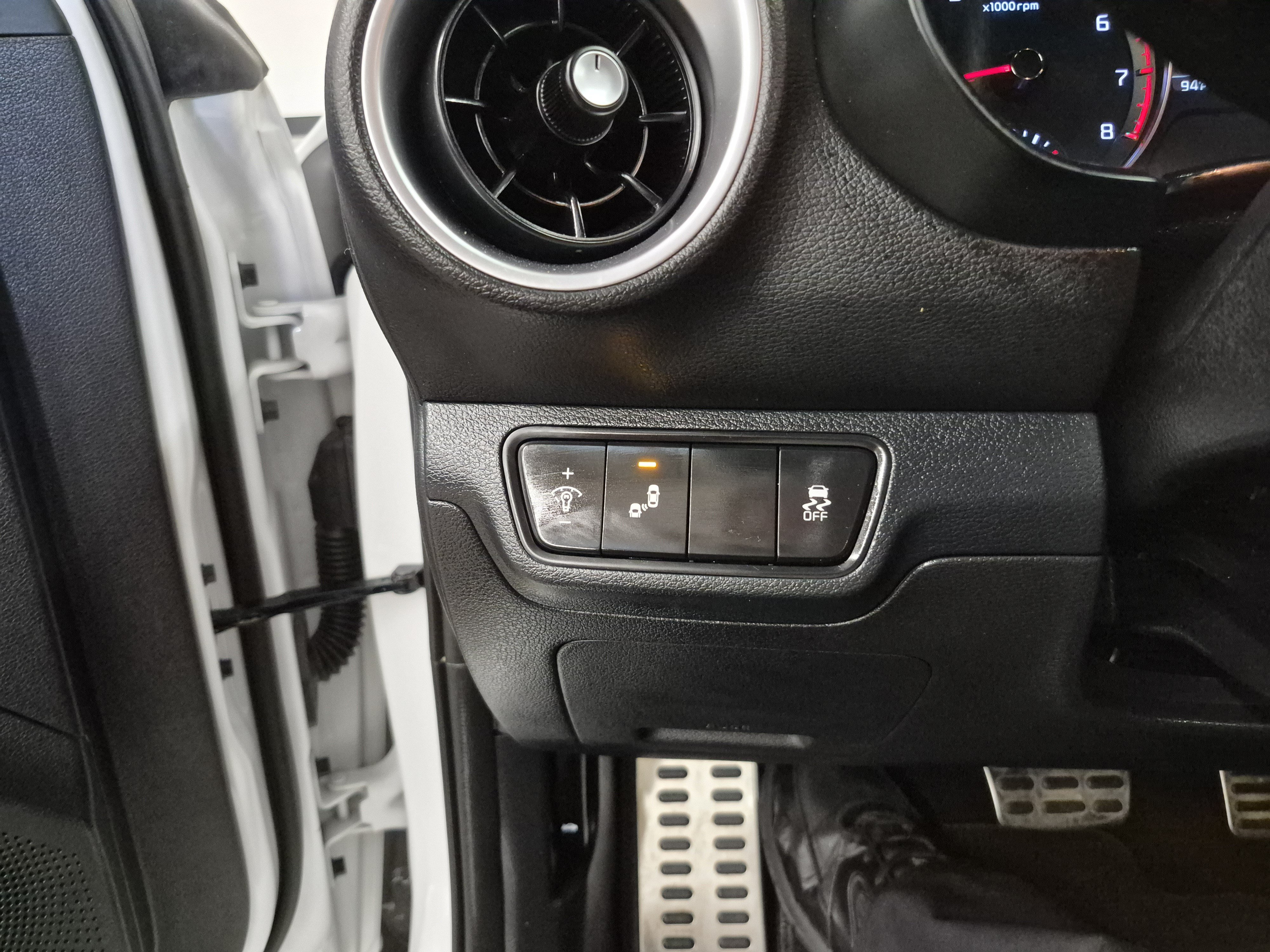 Used 2024 Kia Forte GT-Line FWD image 18