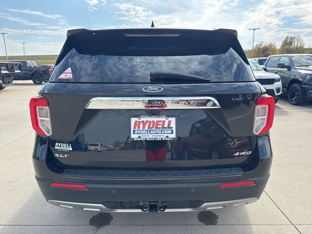 Certified 2022 Ford Explorer XLT w/ Equipment Group 202A image 4