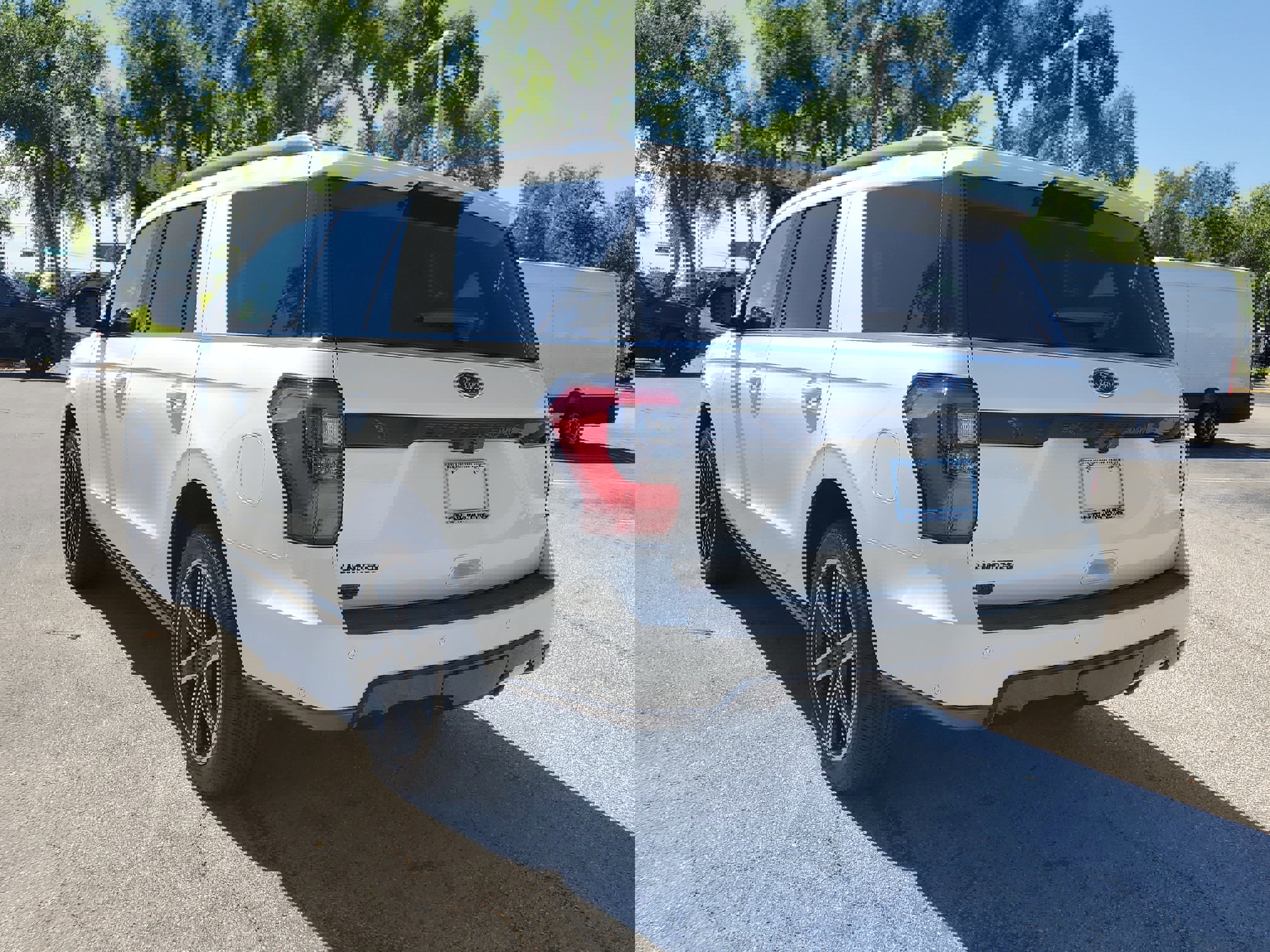 Certified 2021 Ford Expedition Limited image 3