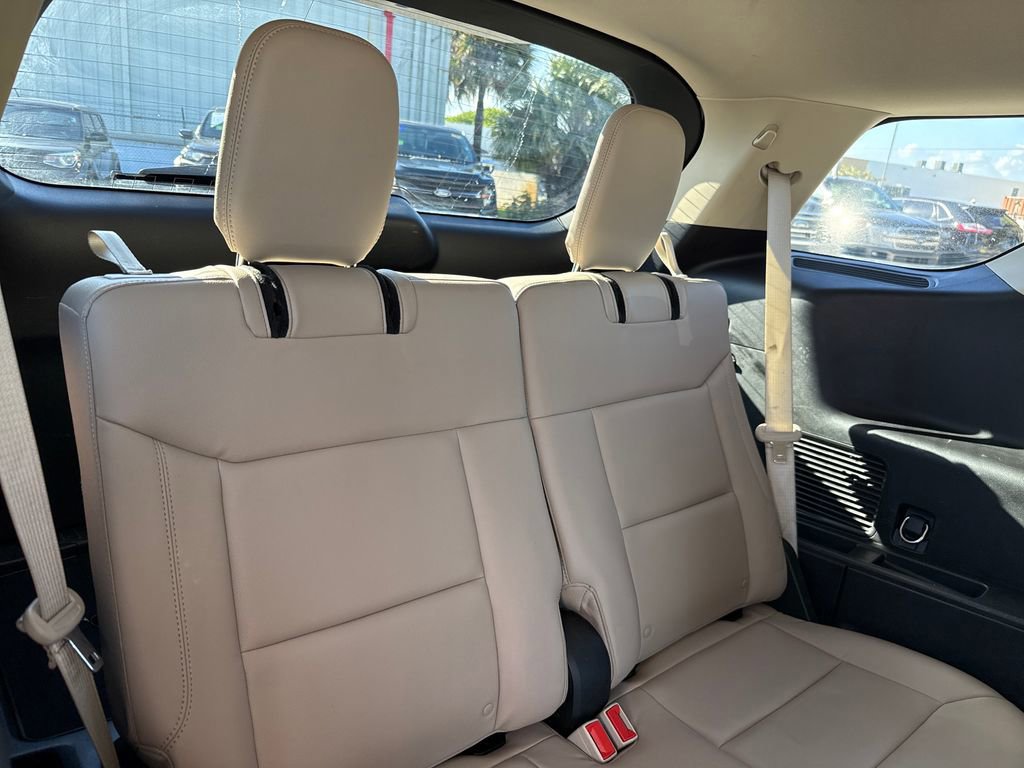 Certified 2020 Ford Explorer XLT w/ Equipment Group 202A image 27