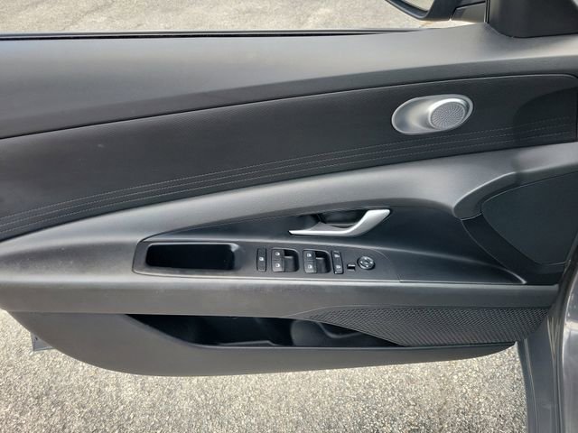 Used 2025 Hyundai Elantra Hybrid FWD image 22