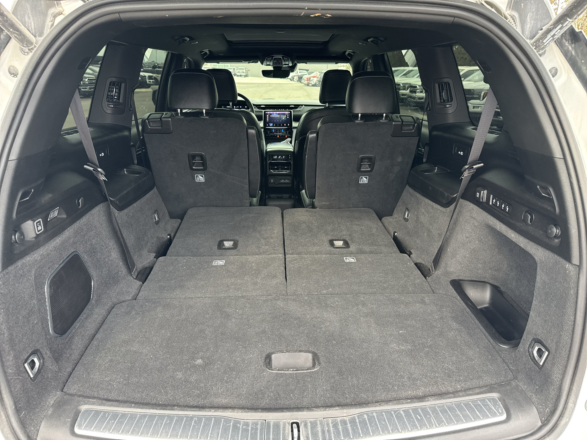 Used 2023 Jeep Grand Cherokee L Overland AWD/4WD image 29