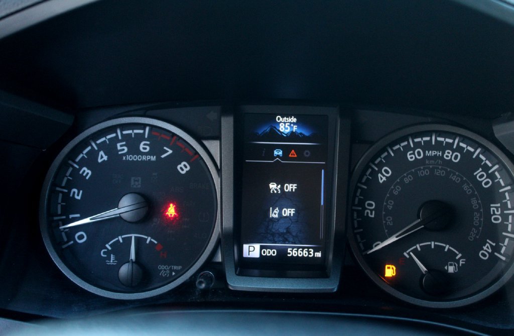 Used 2021 Toyota Tacoma TRD Sport w/ Technology Package RWD image 18